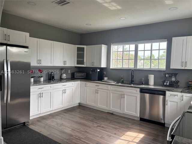 4120 NW 166th St, Miami Gardens, FL 33054