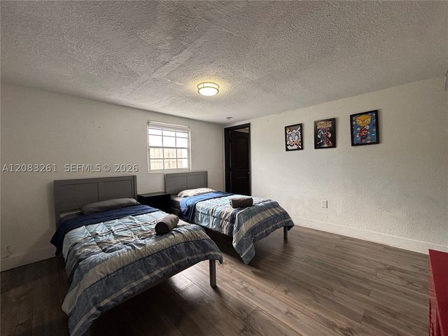 4120 NW 166th St, Miami Gardens, FL 33054