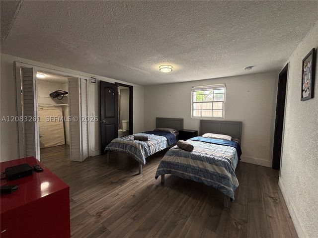 4120 NW 166th St, Miami Gardens, FL 33054