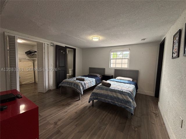 4120 NW 166th St, Miami Gardens, FL 33054