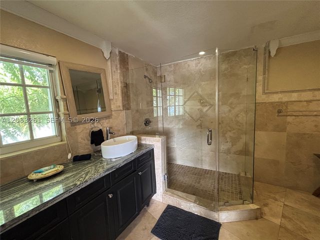 4120 NW 166th St, Miami Gardens, FL 33054