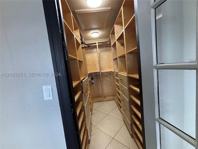 4120 NW 166th St, Miami Gardens, FL 33054