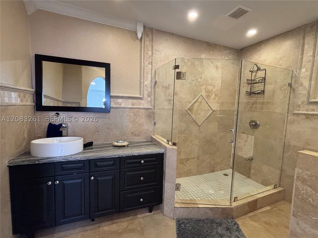 4120 NW 166th St, Miami Gardens, FL 33054
