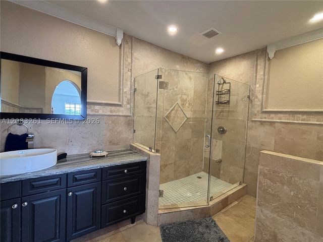 4120 NW 166th St, Miami Gardens, FL 33054