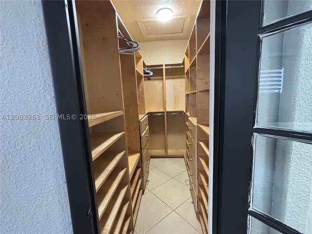 4120 NW 166th St, Miami Gardens, FL 33054