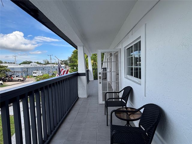 4120 NW 166th St, Miami Gardens, FL 33054