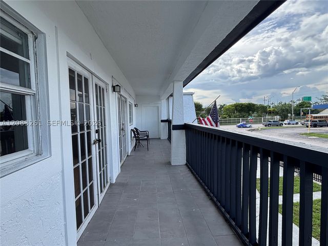 4120 NW 166th St, Miami Gardens, FL 33054