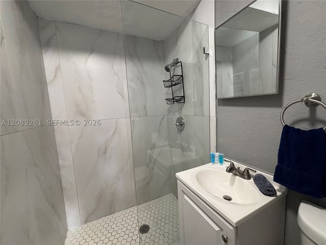 4120 NW 166th St, Miami Gardens, FL 33054