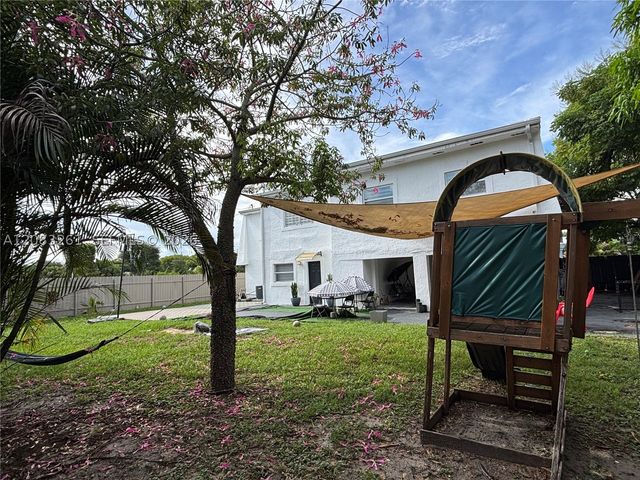 4120 NW 166th St, Miami Gardens, FL 33054