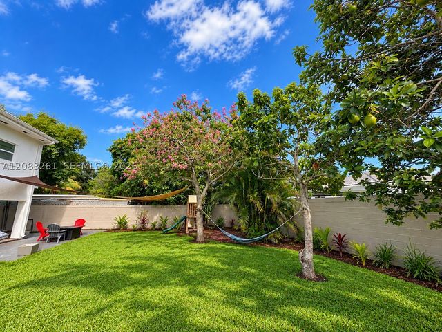 4120 NW 166th St, Miami Gardens, FL 33054