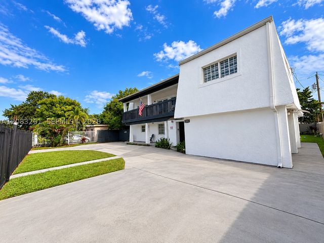 4120 NW 166th St, Miami Gardens, FL 33054