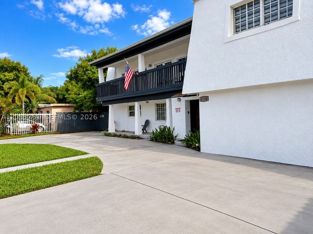 4120 NW 166th St, Miami Gardens, FL 33054