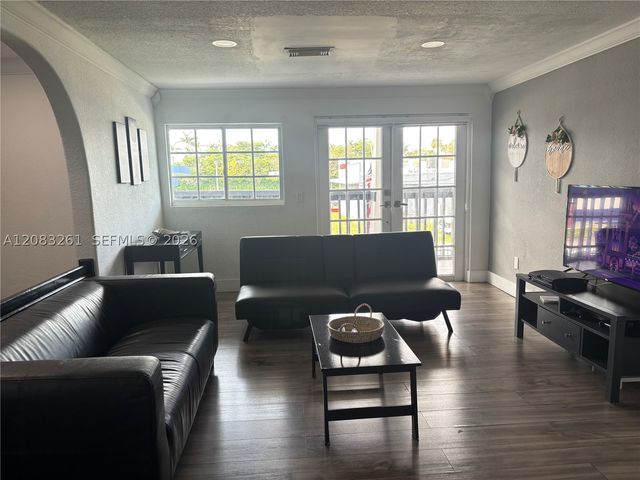 4120 NW 166th St, Miami Gardens, FL 33054