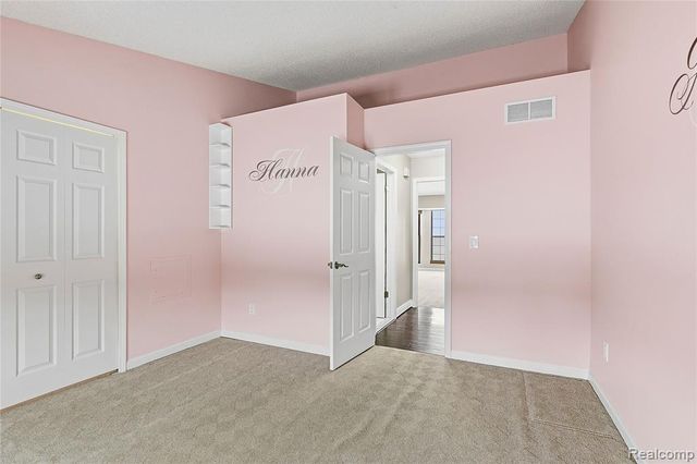 7154 Westchester, West Bloomfield, MI 48322