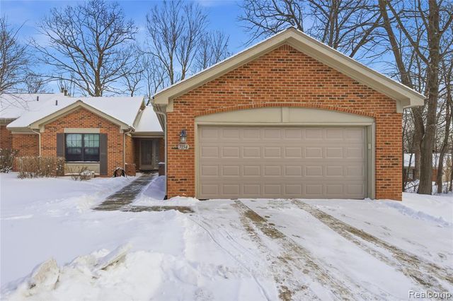 7154 Westchester, West Bloomfield, MI 48322