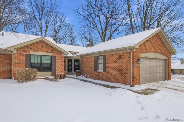 7154 Westchester, West Bloomfield, MI 48322