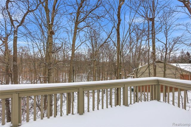 7154 Westchester, West Bloomfield, MI 48322