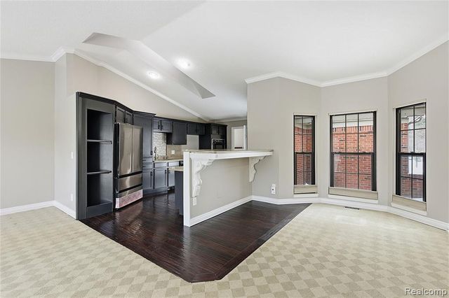 7154 Westchester, West Bloomfield, MI 48322