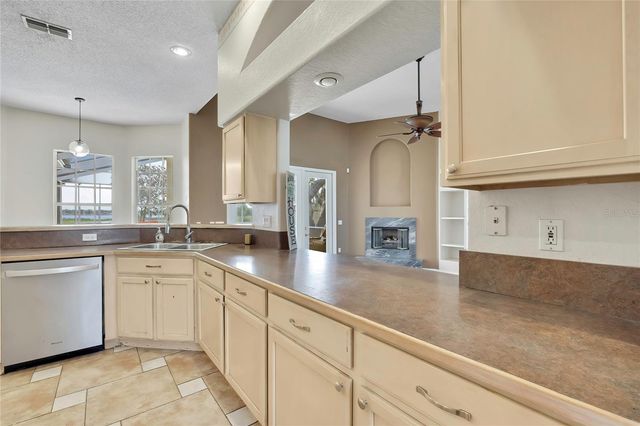 300 HAMPSHIRE AVENUE, Spring Hill, FL 34606