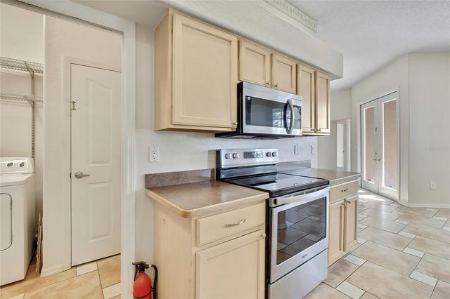 300 HAMPSHIRE AVENUE, Spring Hill, FL 34606