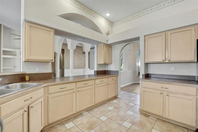 300 HAMPSHIRE AVENUE, Spring Hill, FL 34606