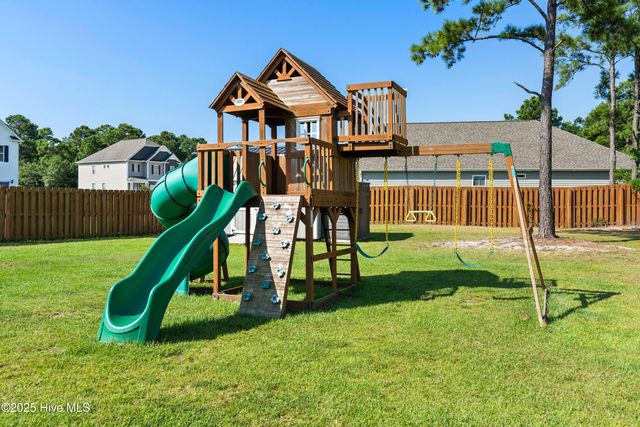 897 Needlerush Road, Sneads Ferry, NC 28460