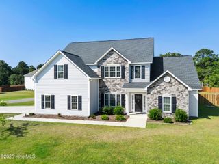 897 Needlerush Road, Sneads Ferry, NC 28460