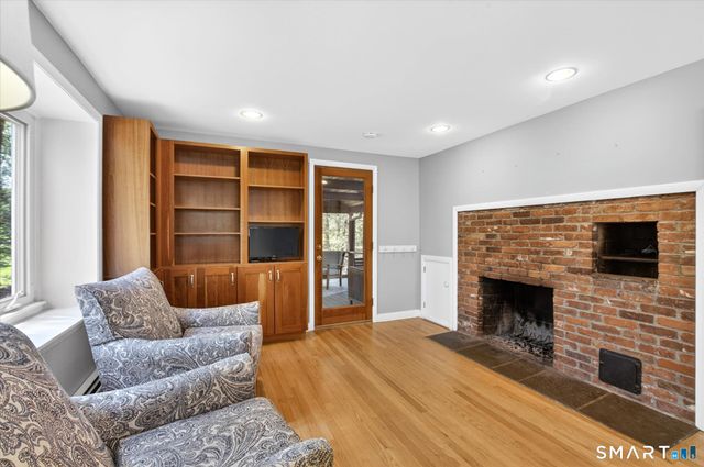 22 Fox Den Road, Simsbury, CT 06092
