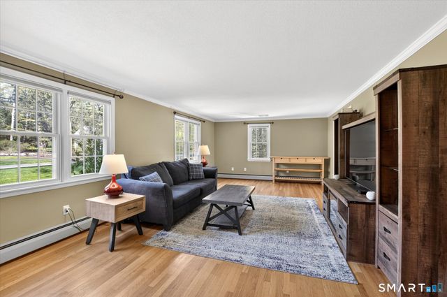 22 Fox Den Road, Simsbury, CT 06092