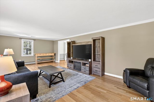 22 Fox Den Road, Simsbury, CT 06092
