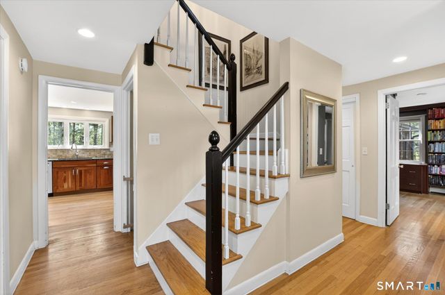 22 Fox Den Road, Simsbury, CT 06092