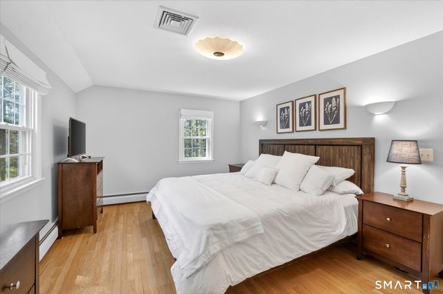 22 Fox Den Road, Simsbury, CT 06092