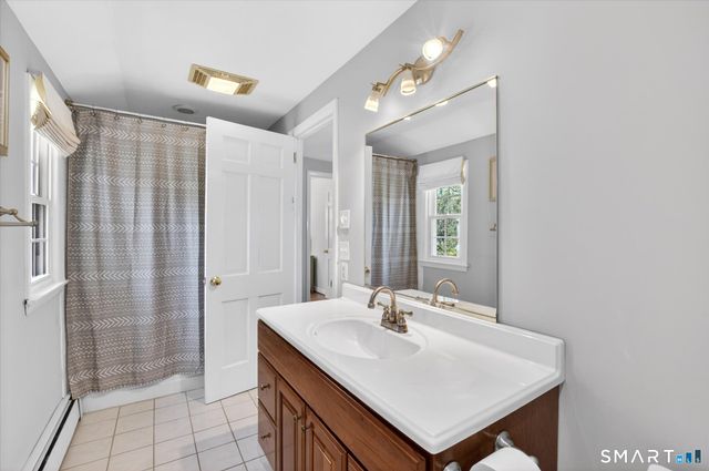 22 Fox Den Road, Simsbury, CT 06092