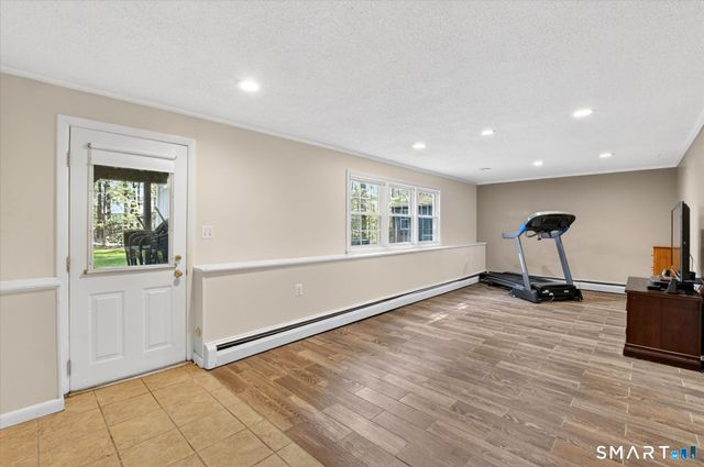 22 Fox Den Road, Simsbury, CT 06092
