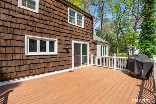 22 Fox Den Road, Simsbury, CT 06092