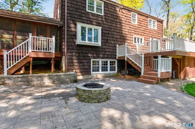 22 Fox Den Road, Simsbury, CT 06092