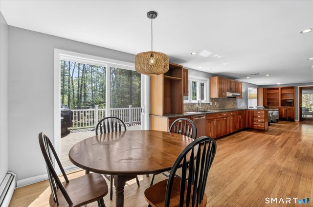22 Fox Den Road, Simsbury, CT 06092