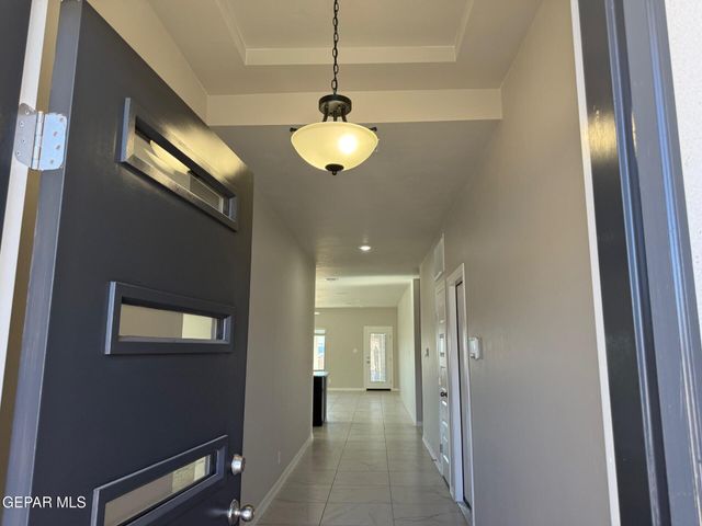 7703 CALIFORNIA STAGE Street, Vinton, TX 79821