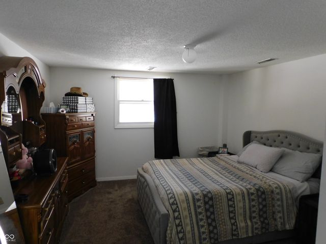 11865 E Davis Avenue, Brazil, IN 47834