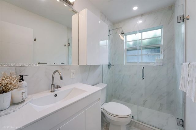 1556 Catalonia Avenue, Coral Gables, FL 33134