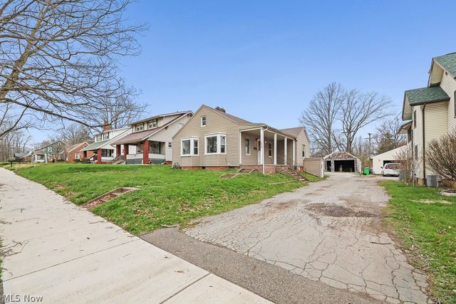 1073 Parkside Drive, Alliance, OH 44601