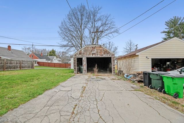 1073 Parkside Drive, Alliance, OH 44601