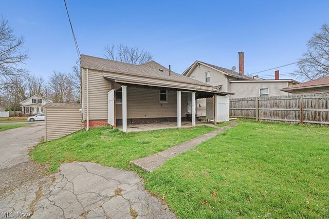 1073 Parkside Drive, Alliance, OH 44601