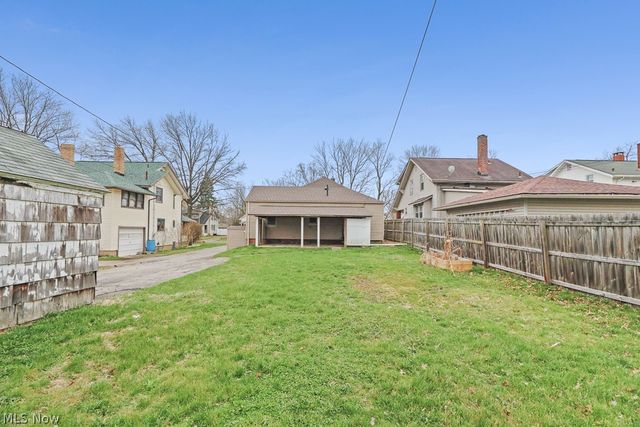 1073 Parkside Drive, Alliance, OH 44601