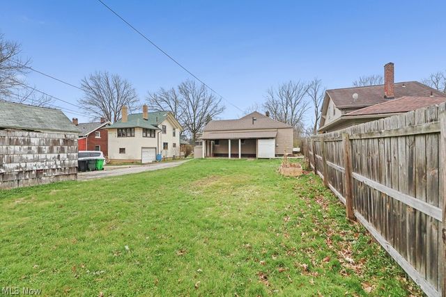 1073 Parkside Drive, Alliance, OH 44601