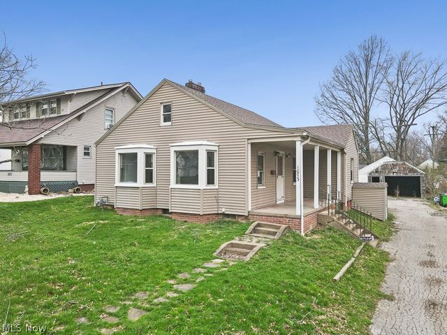 1073 Parkside Drive, Alliance, OH 44601