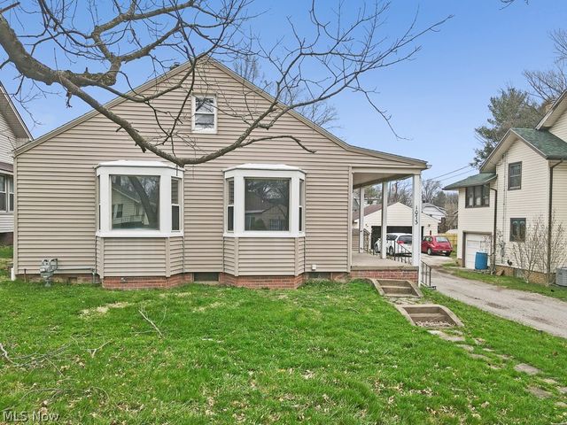 1073 Parkside Drive, Alliance, OH 44601