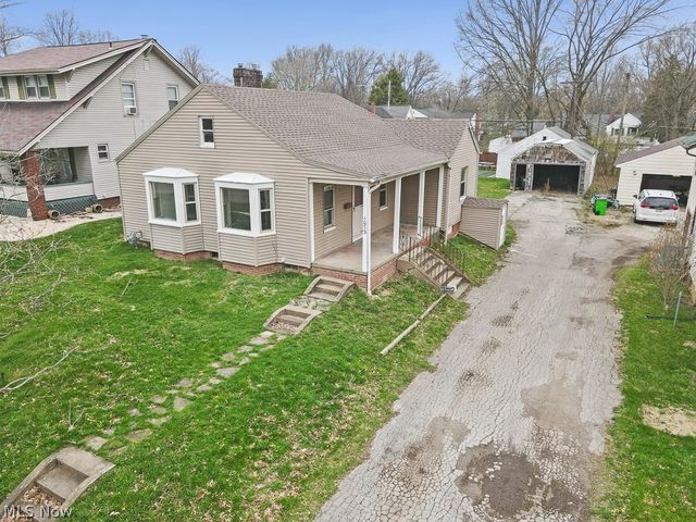1073 Parkside Drive, Alliance, OH 44601