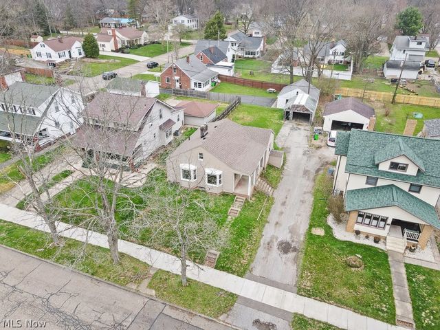 1073 Parkside Drive, Alliance, OH 44601