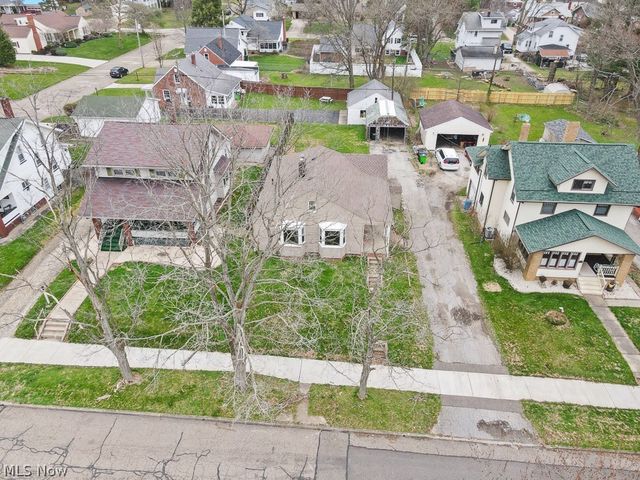 1073 Parkside Drive, Alliance, OH 44601